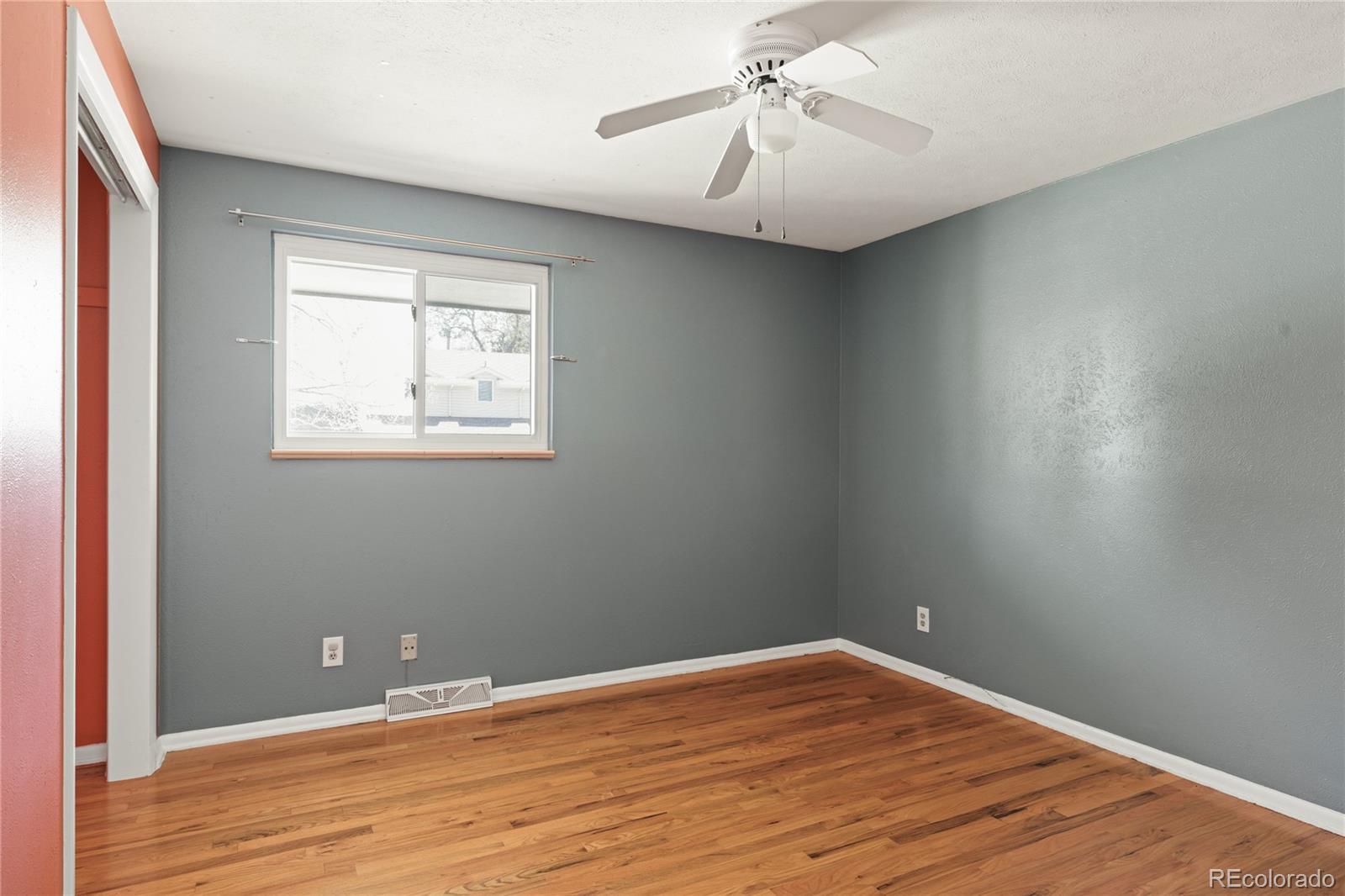 MLS Image #10 for 2515 s leyden street,denver, Colorado