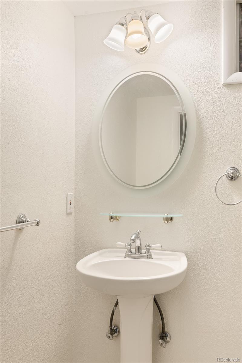 MLS Image #16 for 2515 s leyden street,denver, Colorado