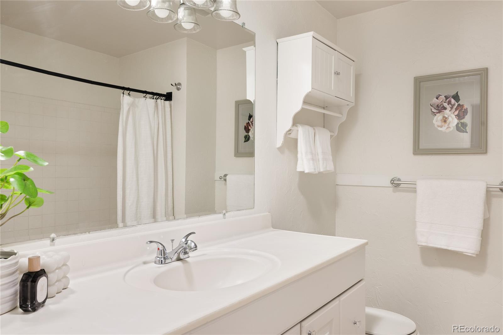 MLS Image #8 for 2515 s leyden street,denver, Colorado