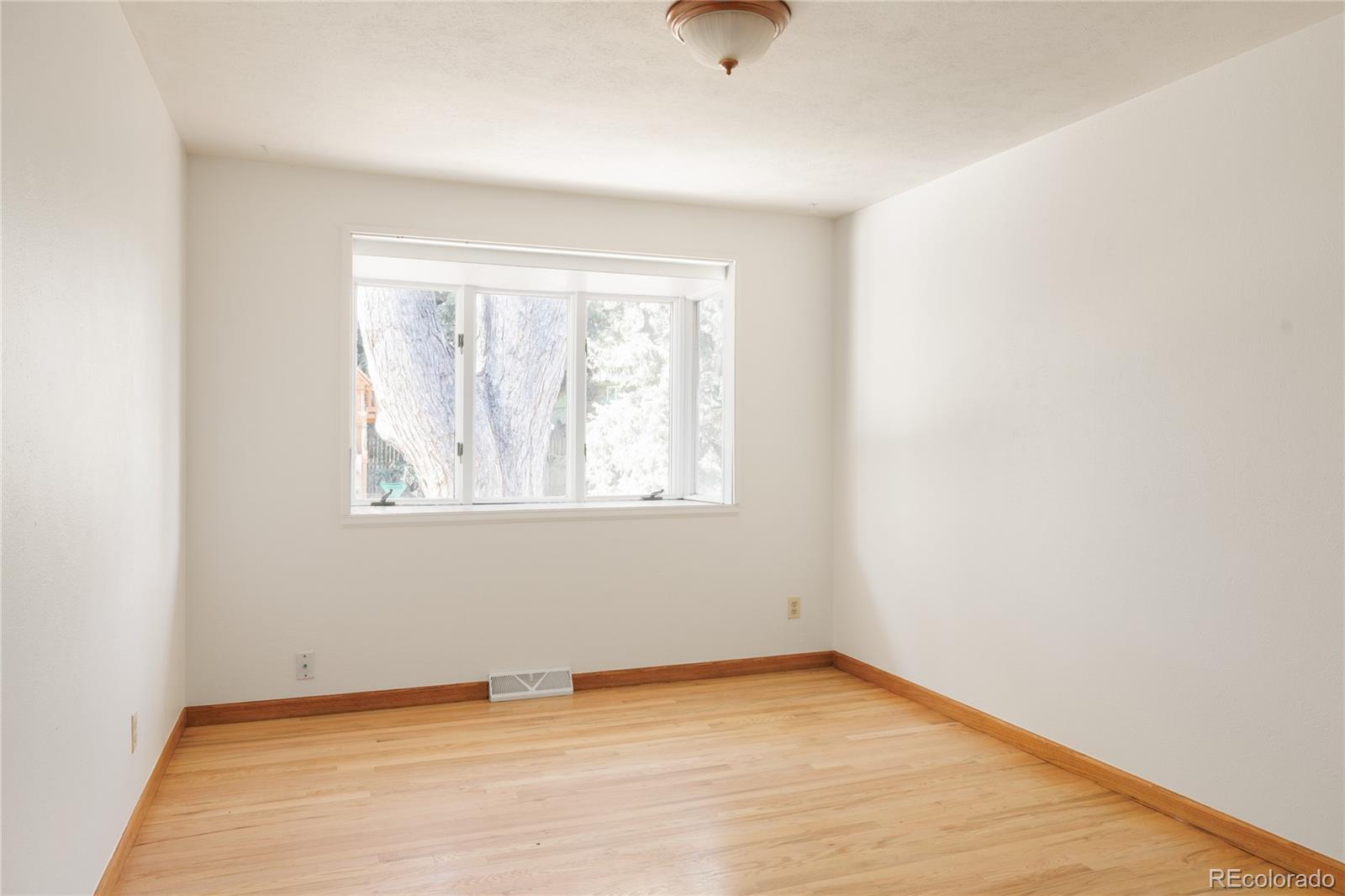 MLS Image #9 for 2515 s leyden street,denver, Colorado