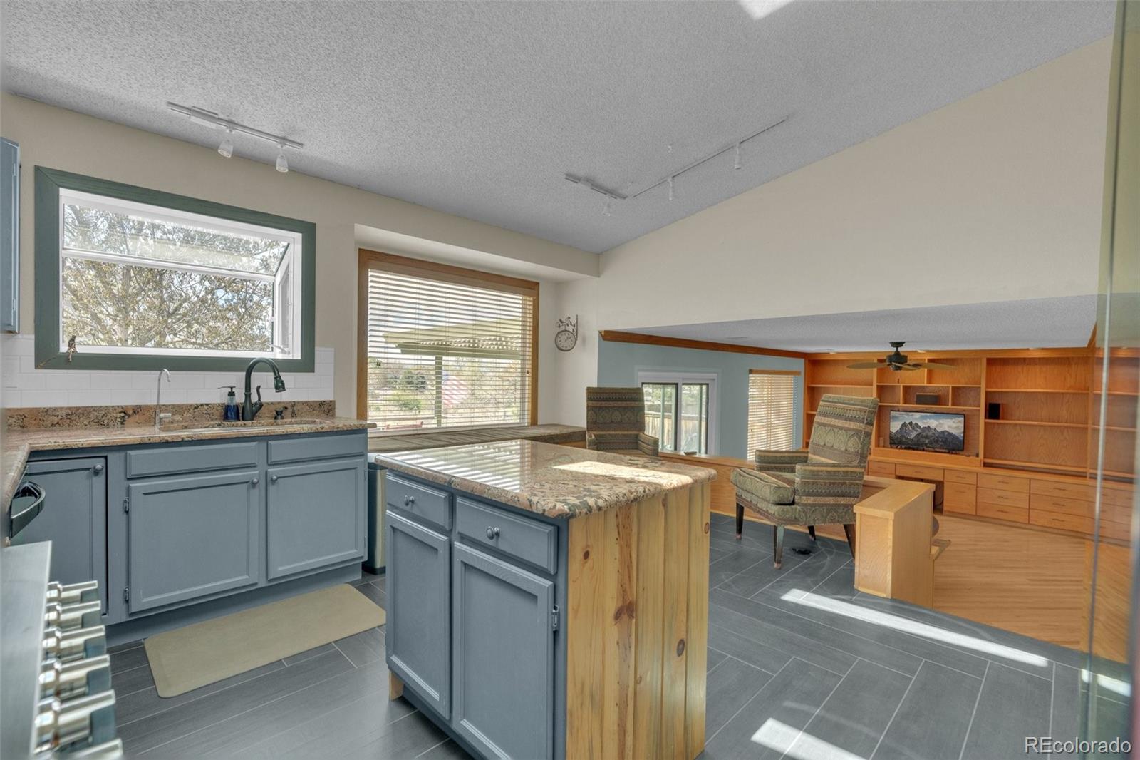 MLS Image #8 for 6184  laguna circle,highlands ranch, Colorado