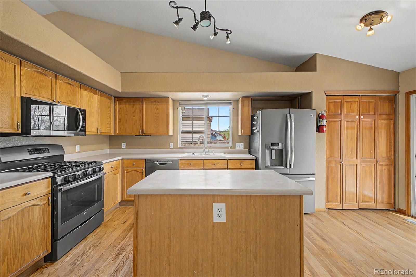 MLS Image #11 for 9616  harris circle,thornton, Colorado