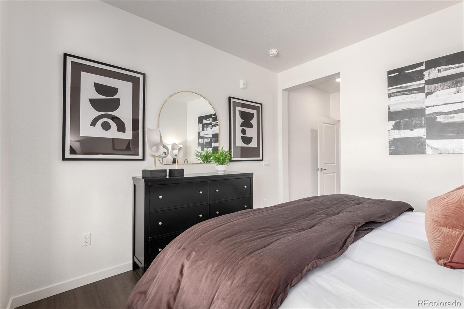 MLS Image #13 for 6153 n ceylon street,denver, Colorado