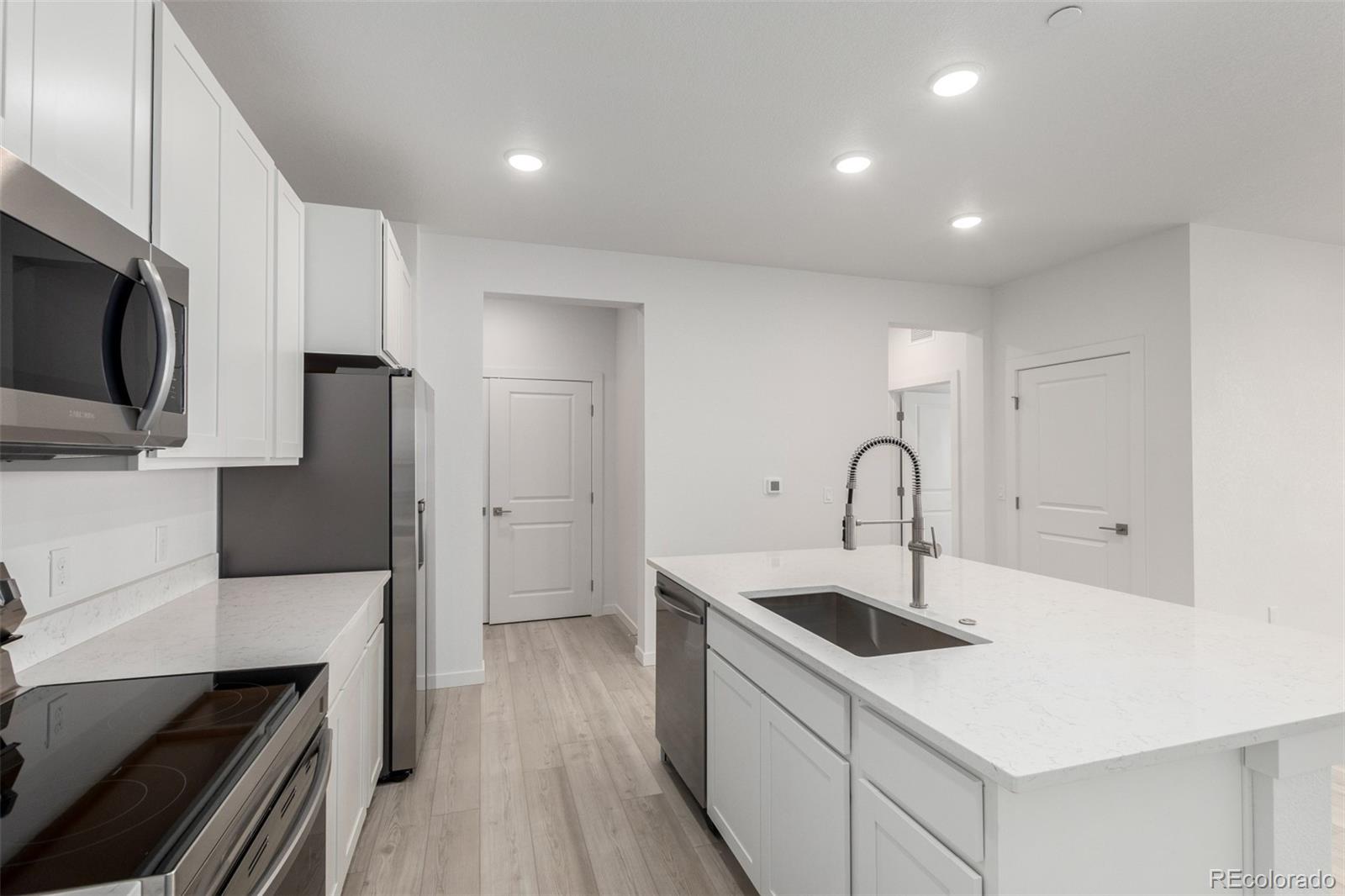 MLS Image #4 for 6153 n ceylon street,denver, Colorado