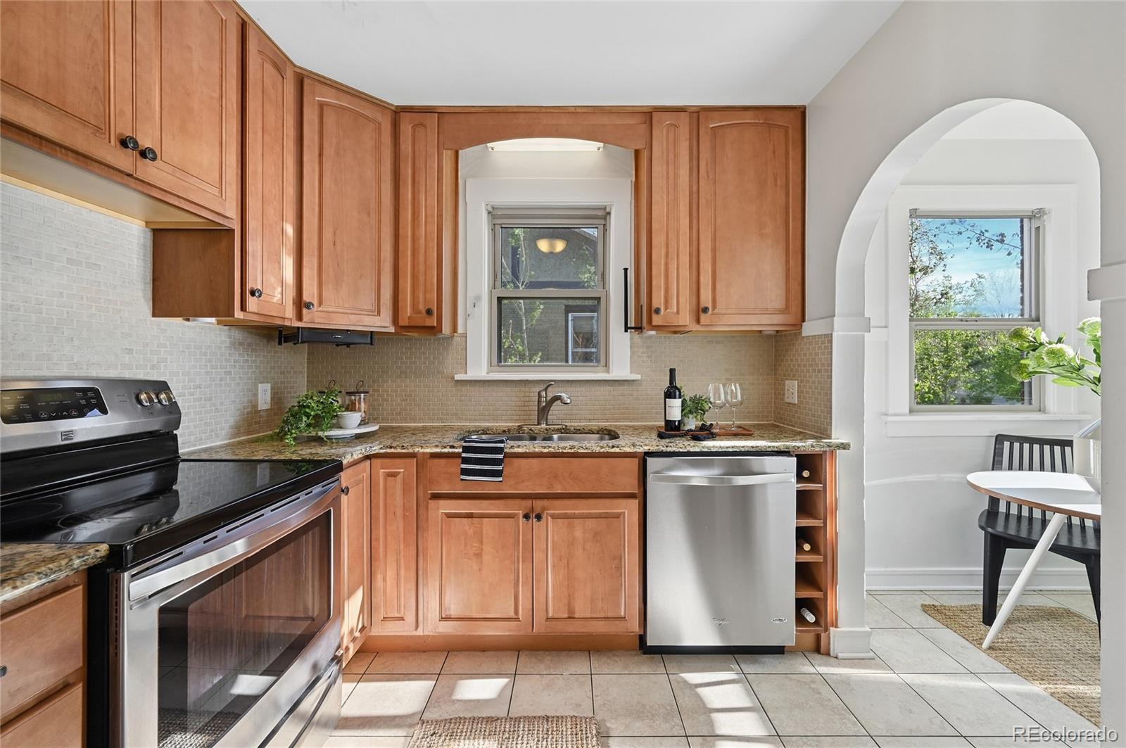 MLS Image #10 for 925 s university boulevard,denver, Colorado
