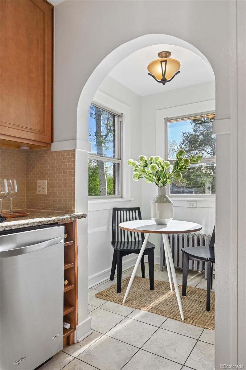 MLS Image #11 for 925 s university boulevard,denver, Colorado