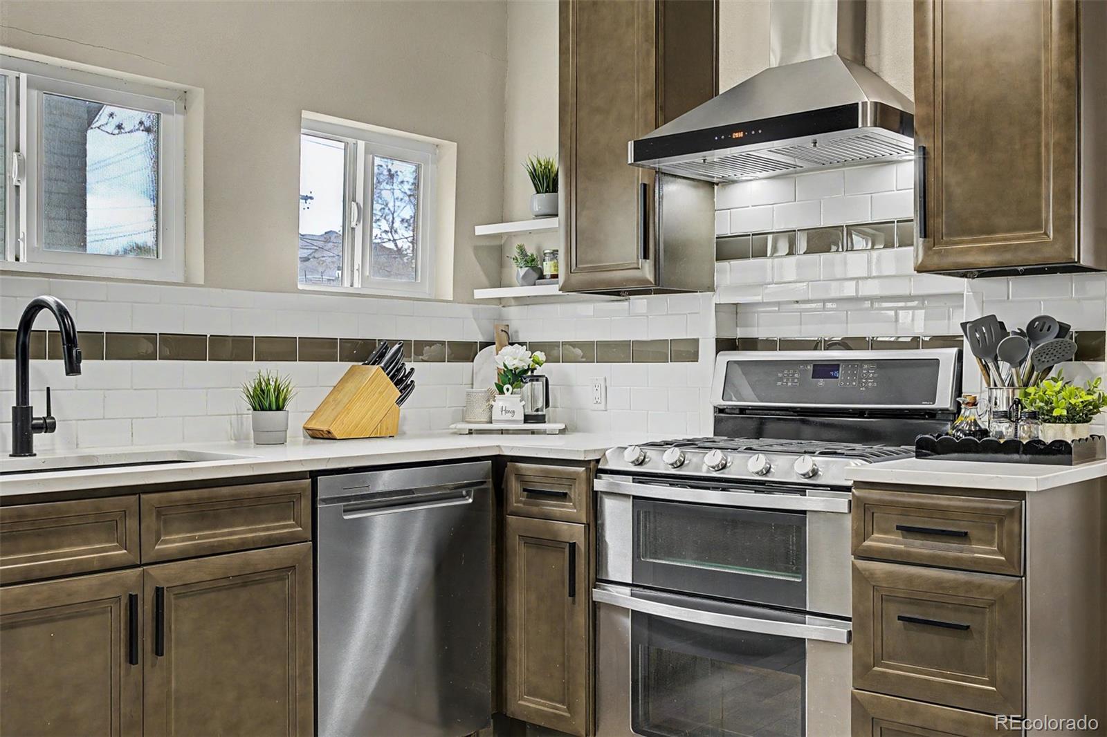 MLS Image #20 for 1349  lipan street,denver, Colorado