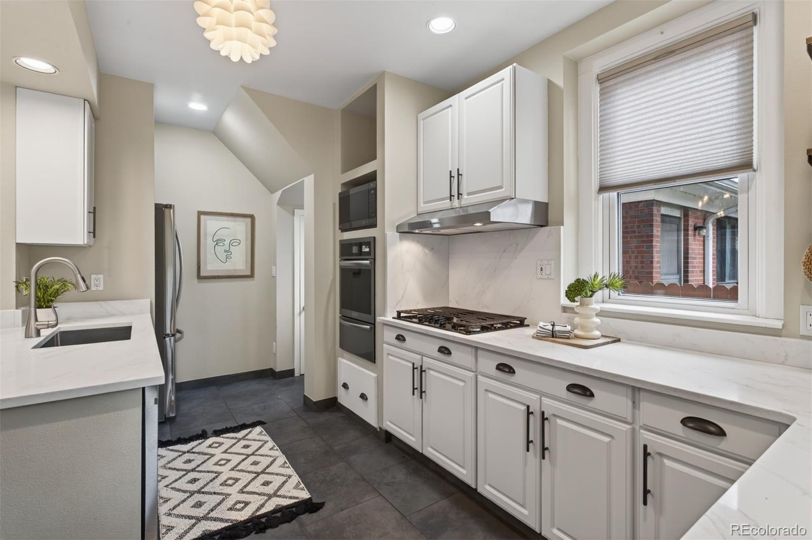 MLS Image #13 for 2340 n vine street,denver, Colorado