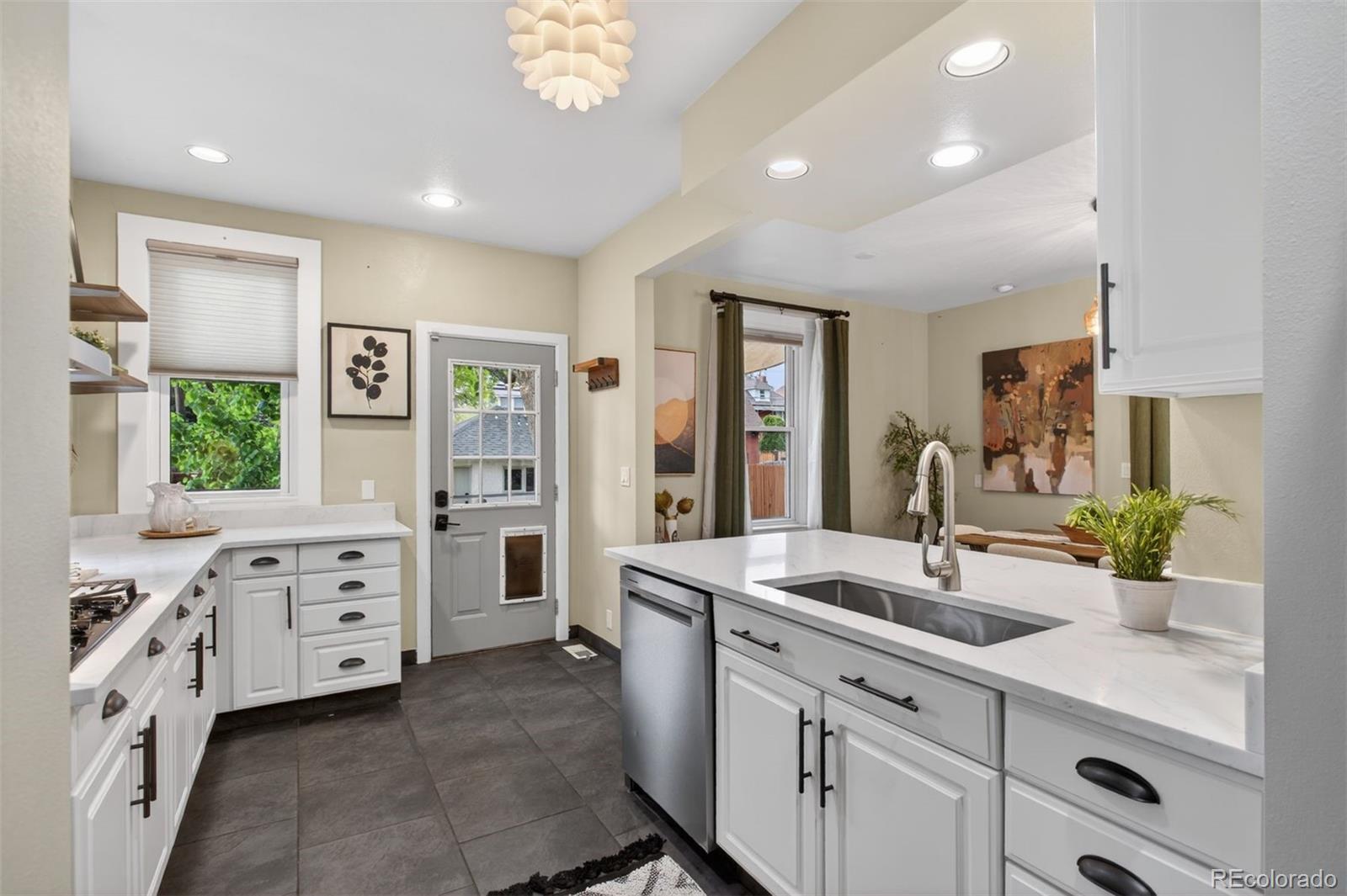 MLS Image #17 for 2340 n vine street,denver, Colorado