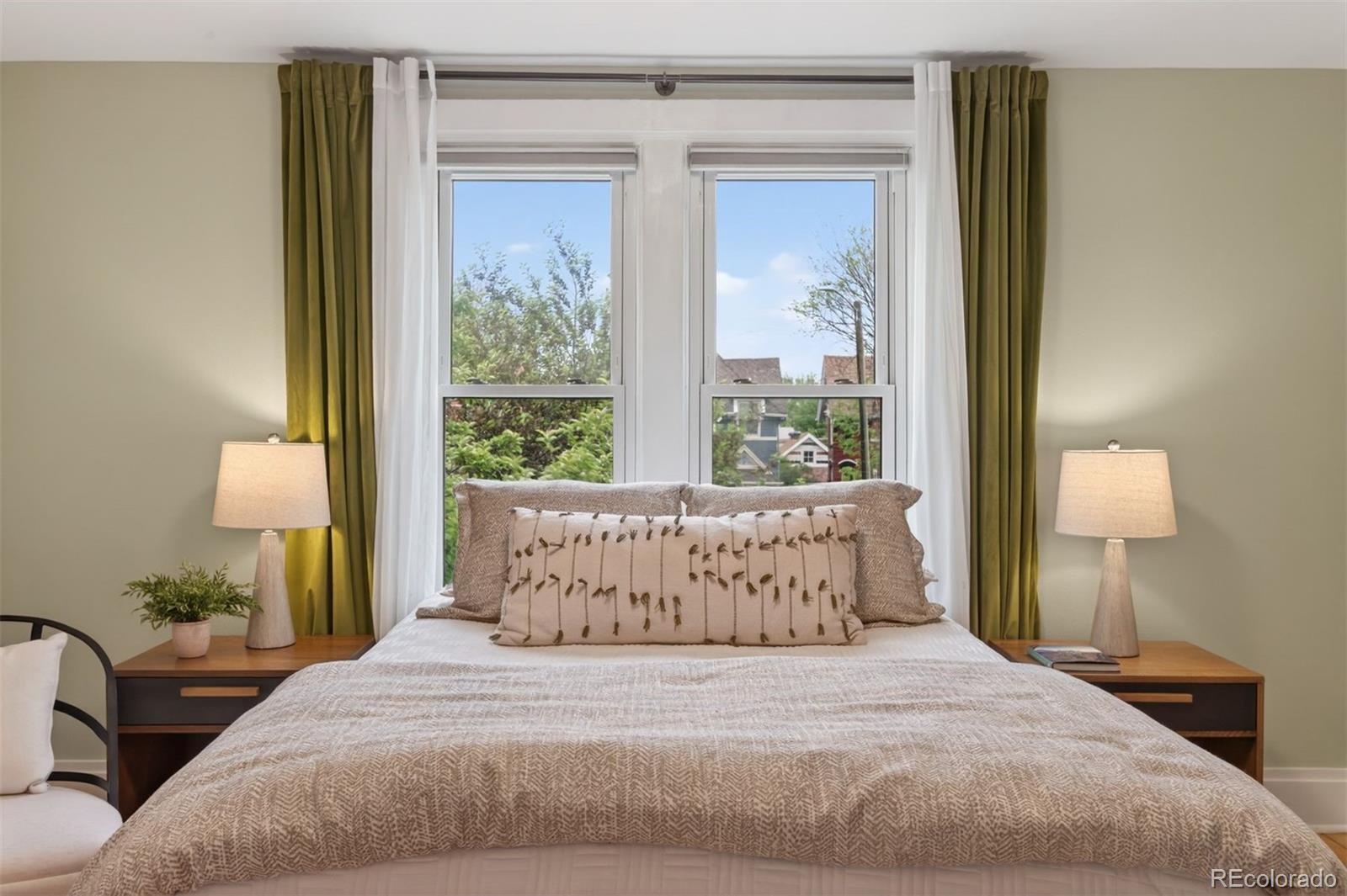 MLS Image #21 for 2340 n vine street,denver, Colorado