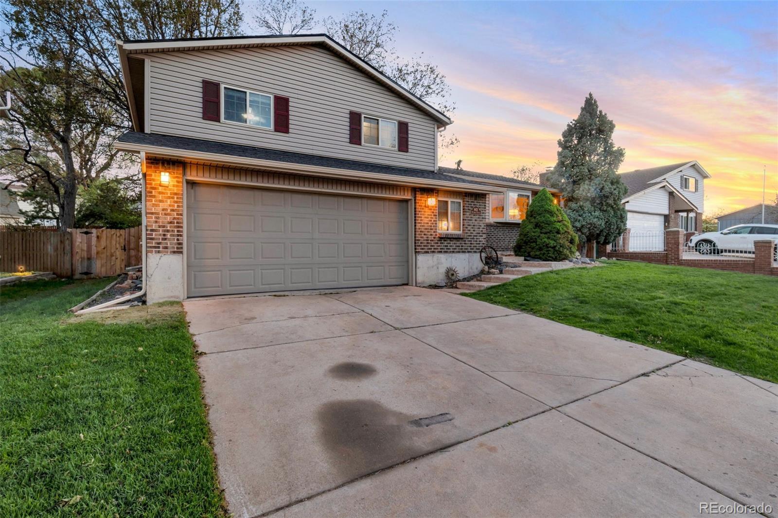 MLS Image #2 for 8822 w arbor avenue,littleton, Colorado