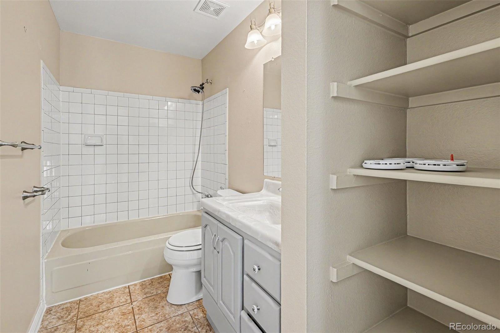 MLS Image #13 for 17447 e rice circle a,aurora, Colorado