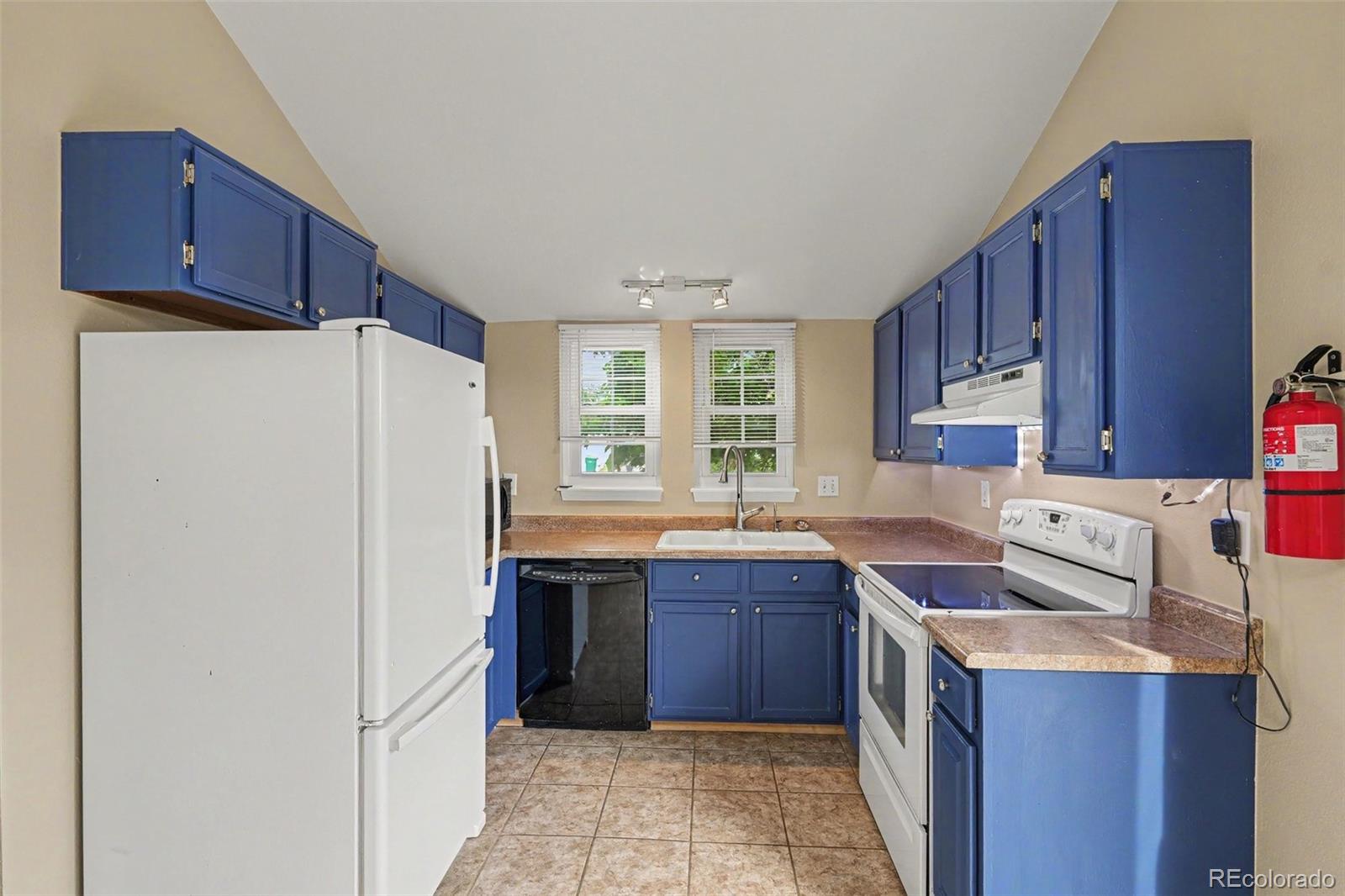 MLS Image #6 for 17447 e rice circle a,aurora, Colorado