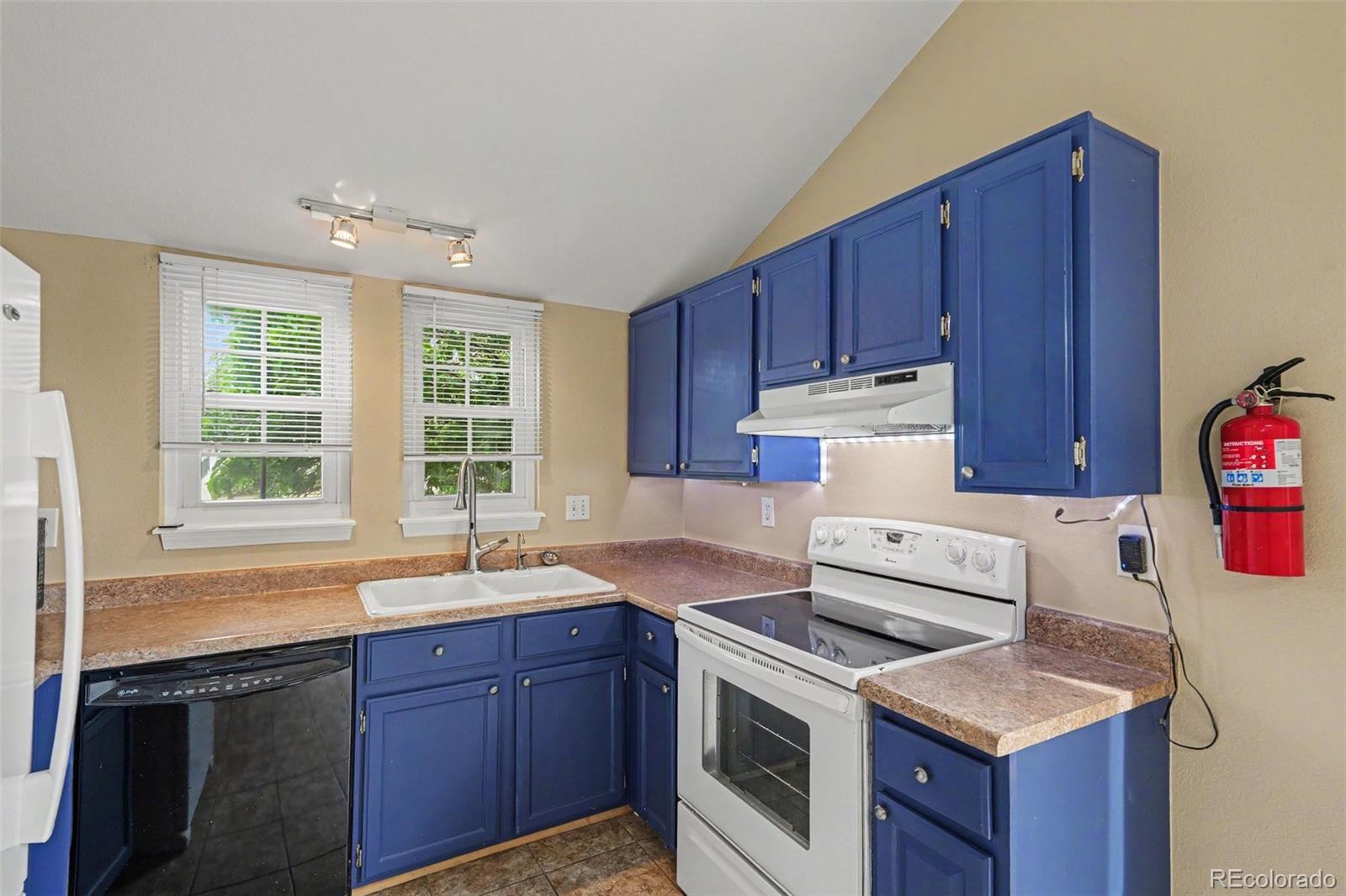 MLS Image #8 for 17447 e rice circle a,aurora, Colorado