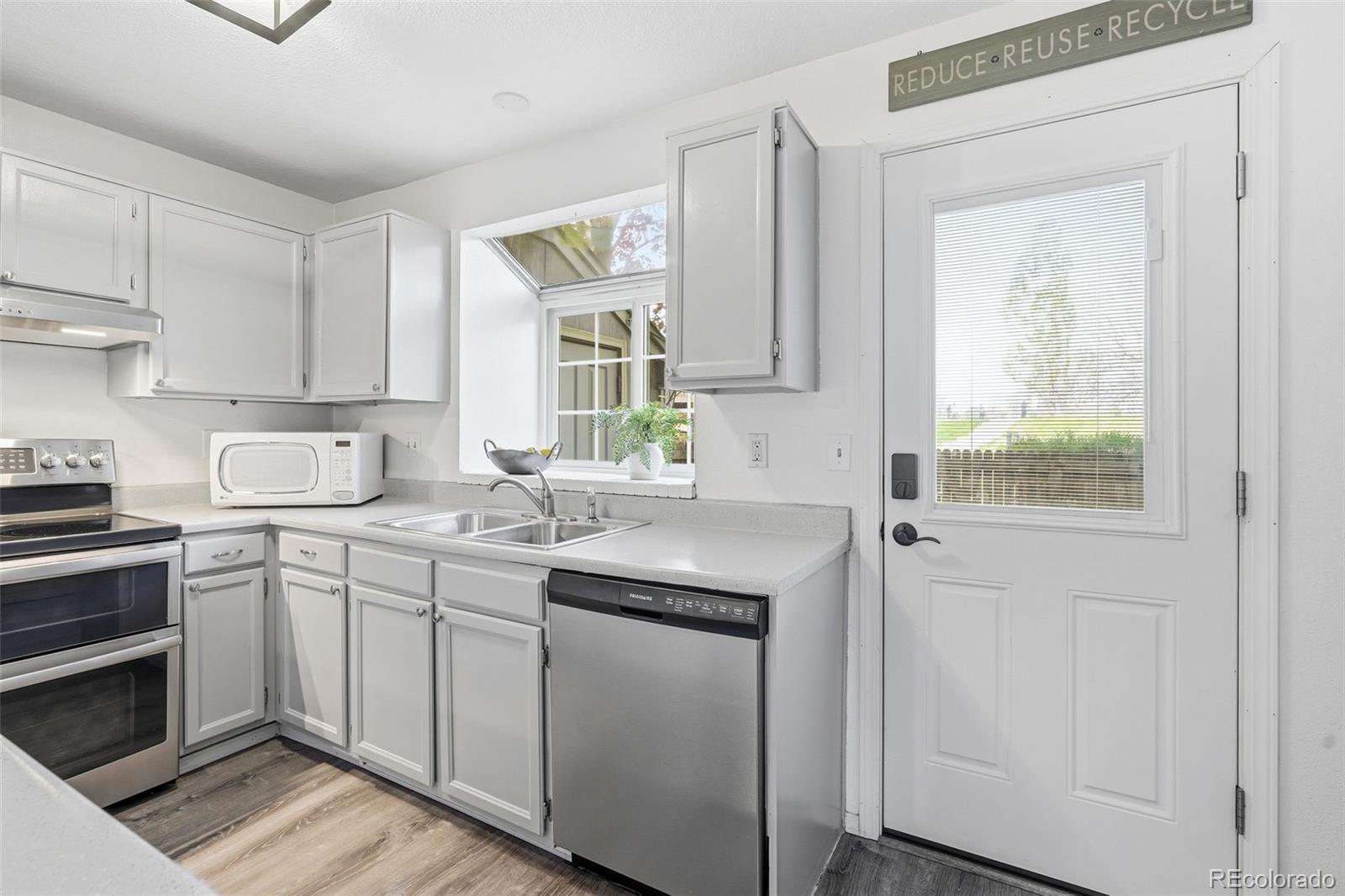 MLS Image #15 for 1218 s flower circle,lakewood, Colorado