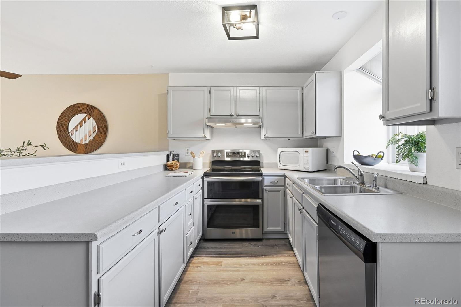MLS Image #2 for 1218 s flower circle,lakewood, Colorado