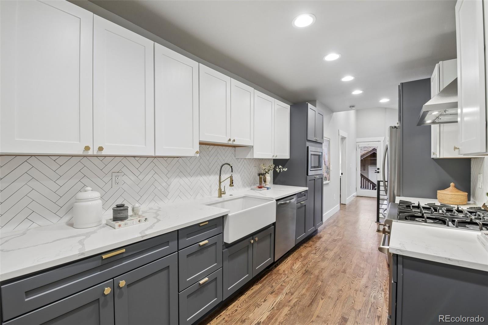 MLS Image #10 for 1240  harrison street,denver, Colorado