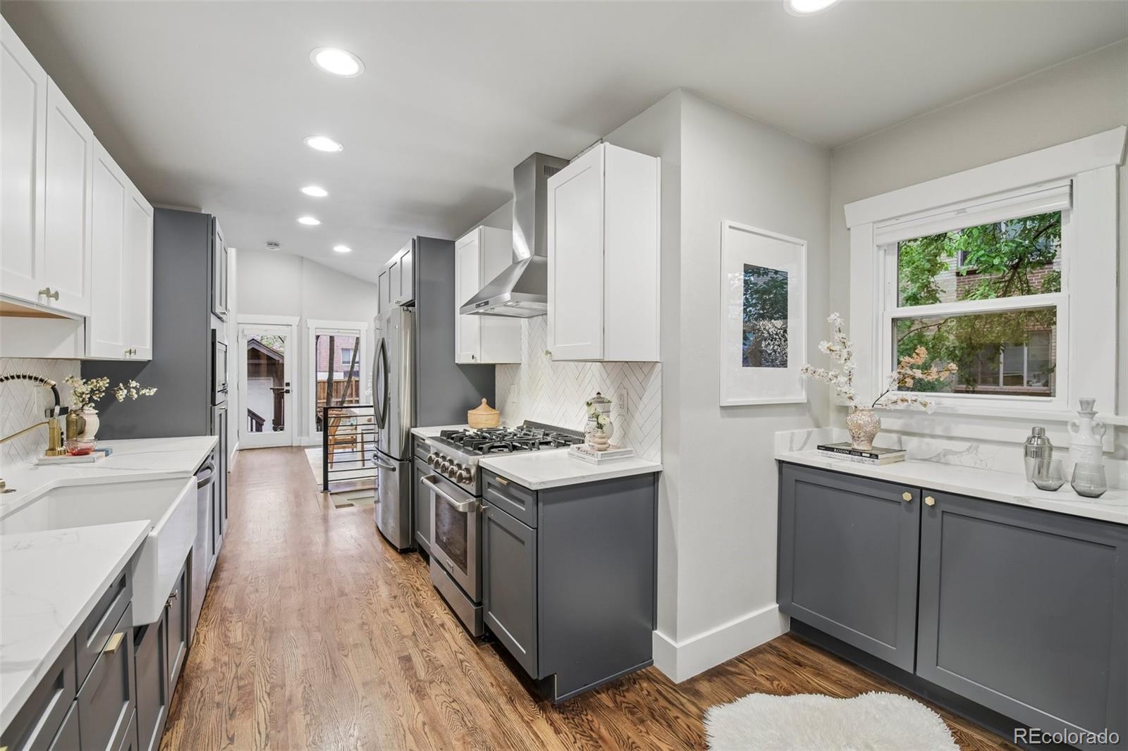MLS Image #11 for 1240  harrison street,denver, Colorado