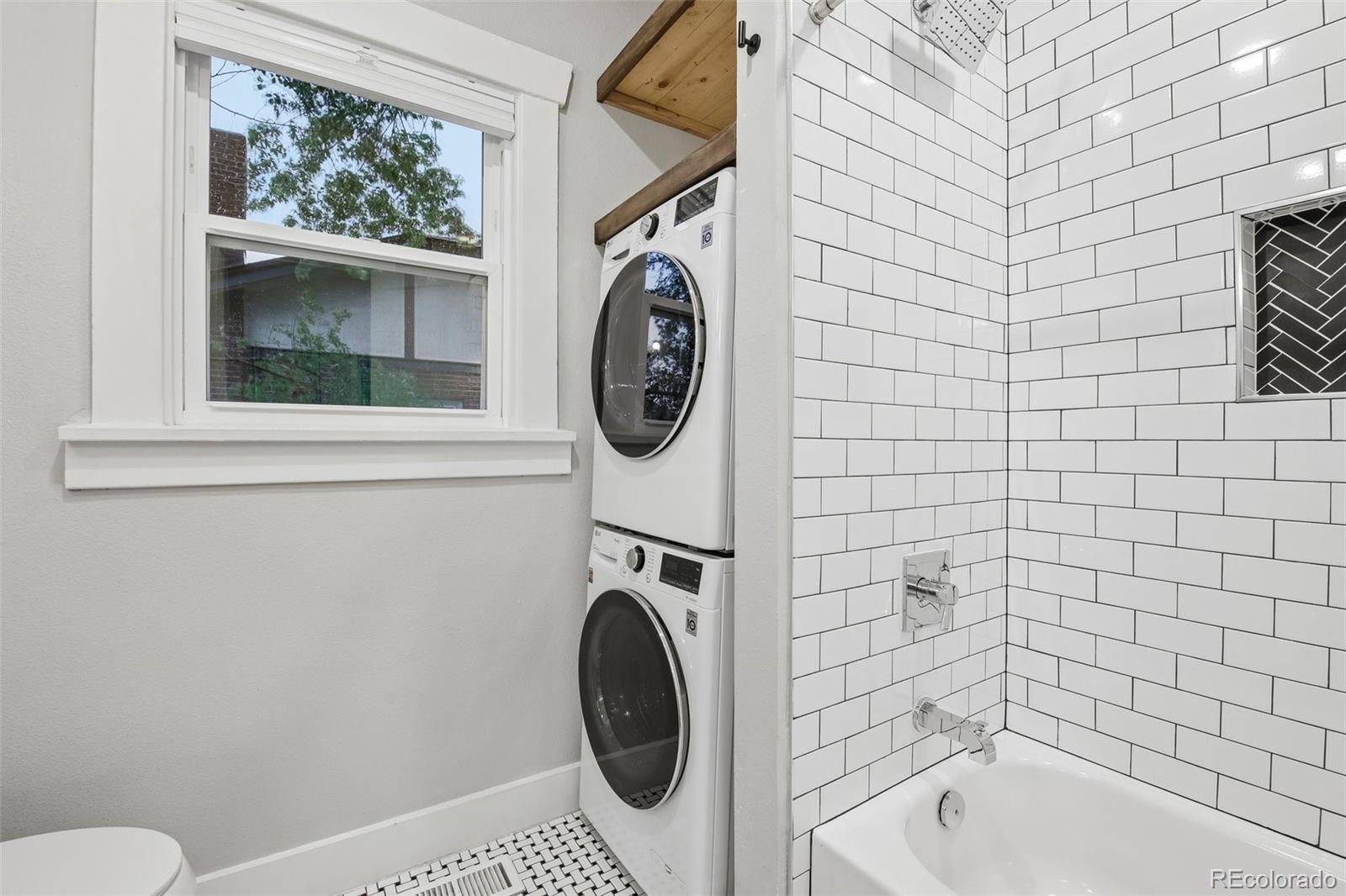 MLS Image #21 for 1240  harrison street,denver, Colorado