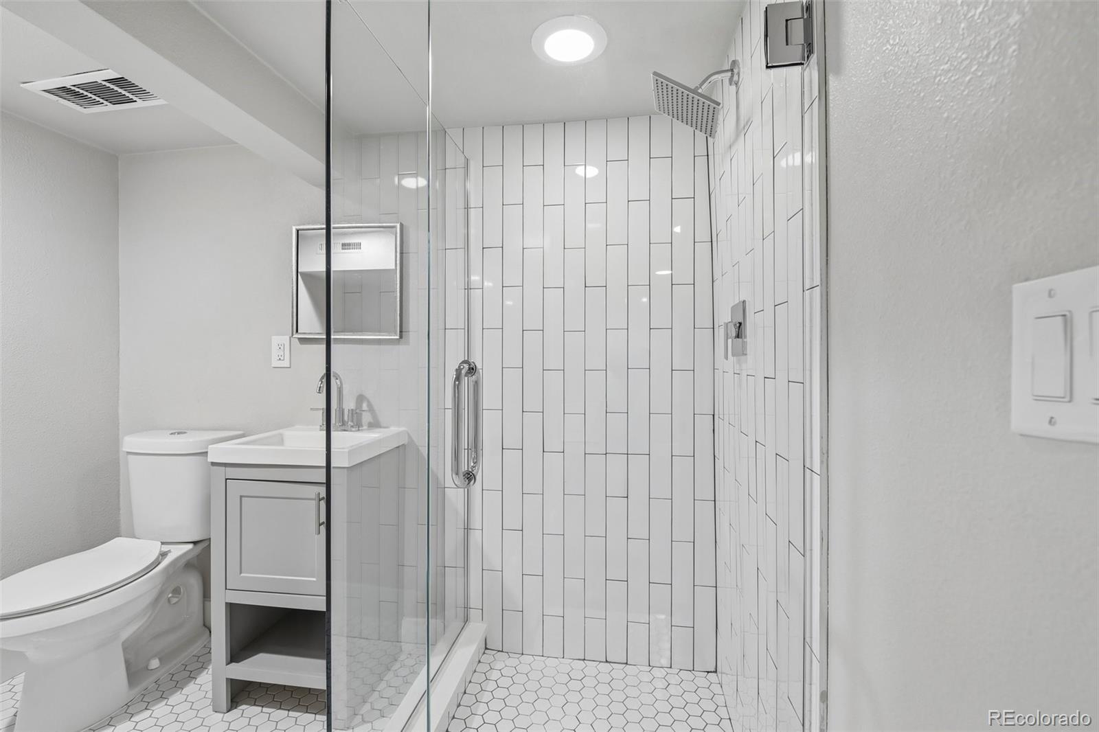 MLS Image #33 for 1240  harrison street,denver, Colorado