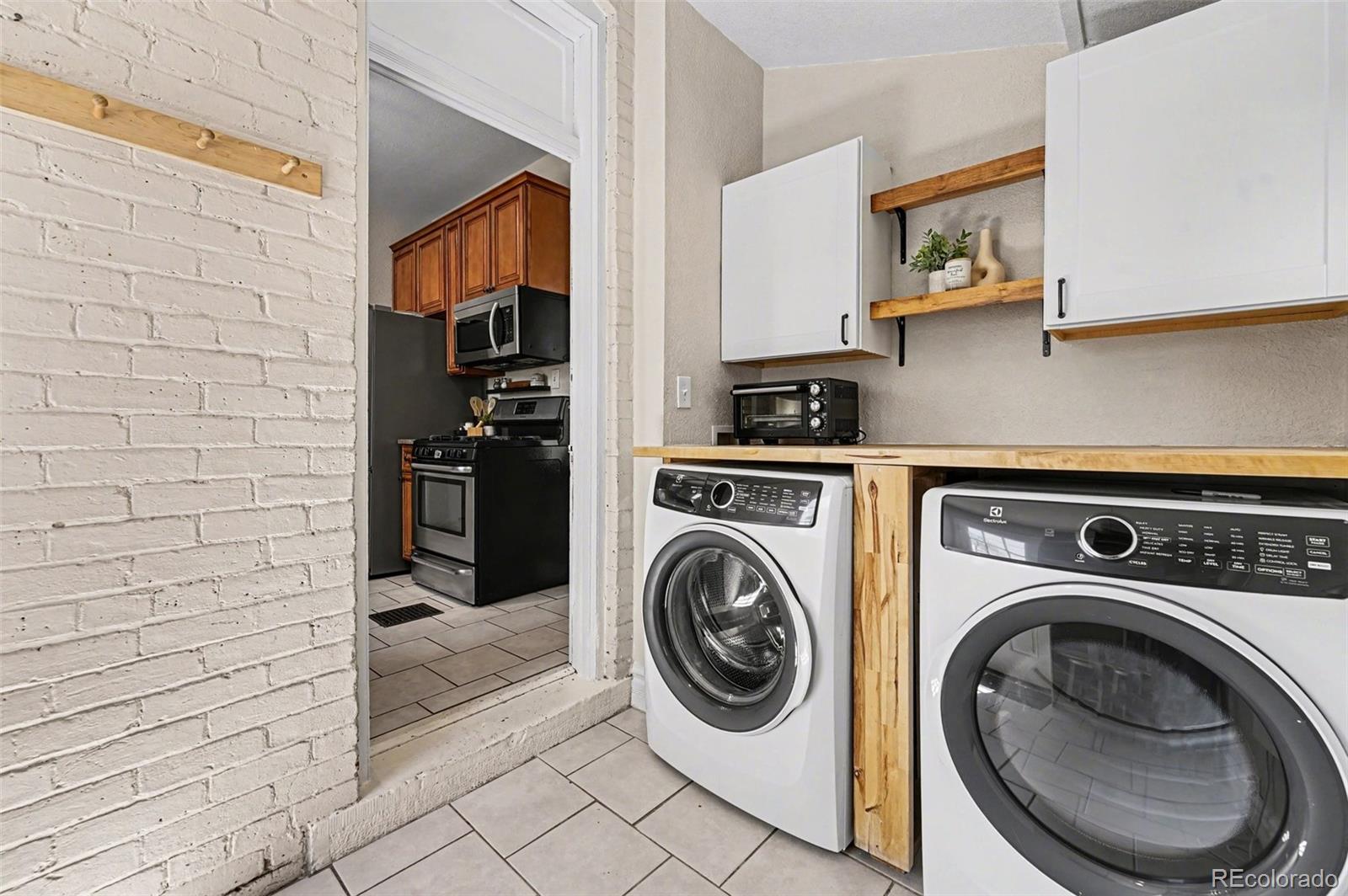 MLS Image #10 for 218 w irvington place,denver, Colorado
