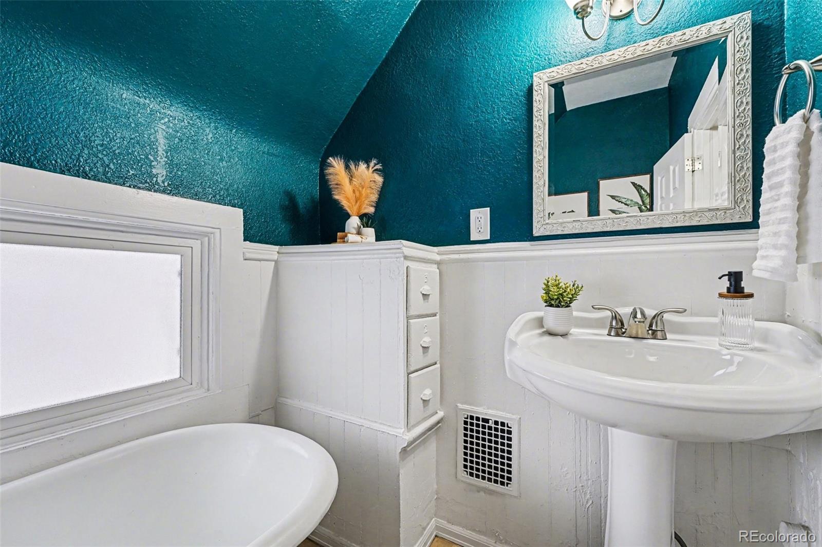 MLS Image #17 for 218 w irvington place,denver, Colorado