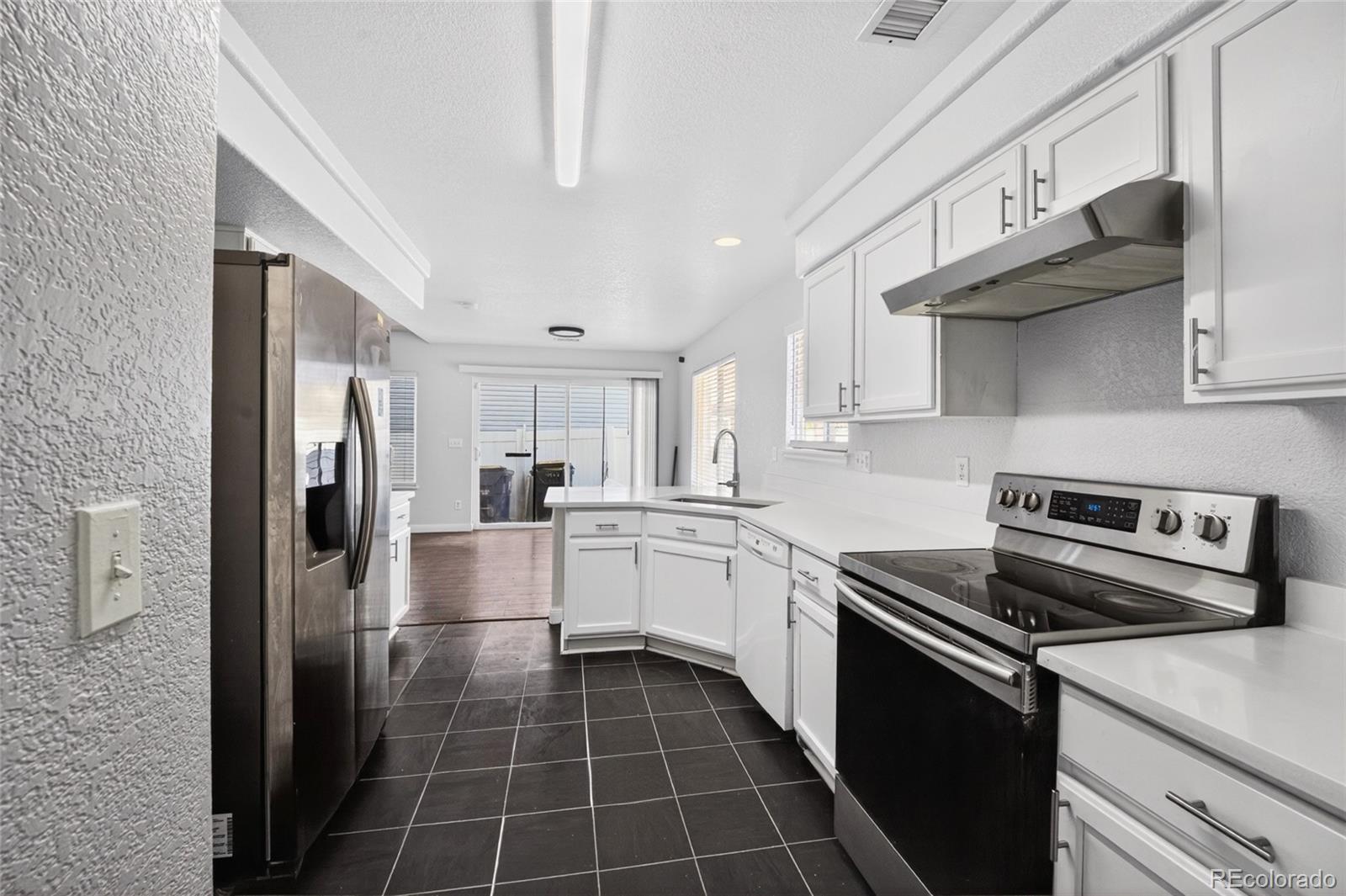 MLS Image #16 for 19762 e 49th avenue,denver, Colorado