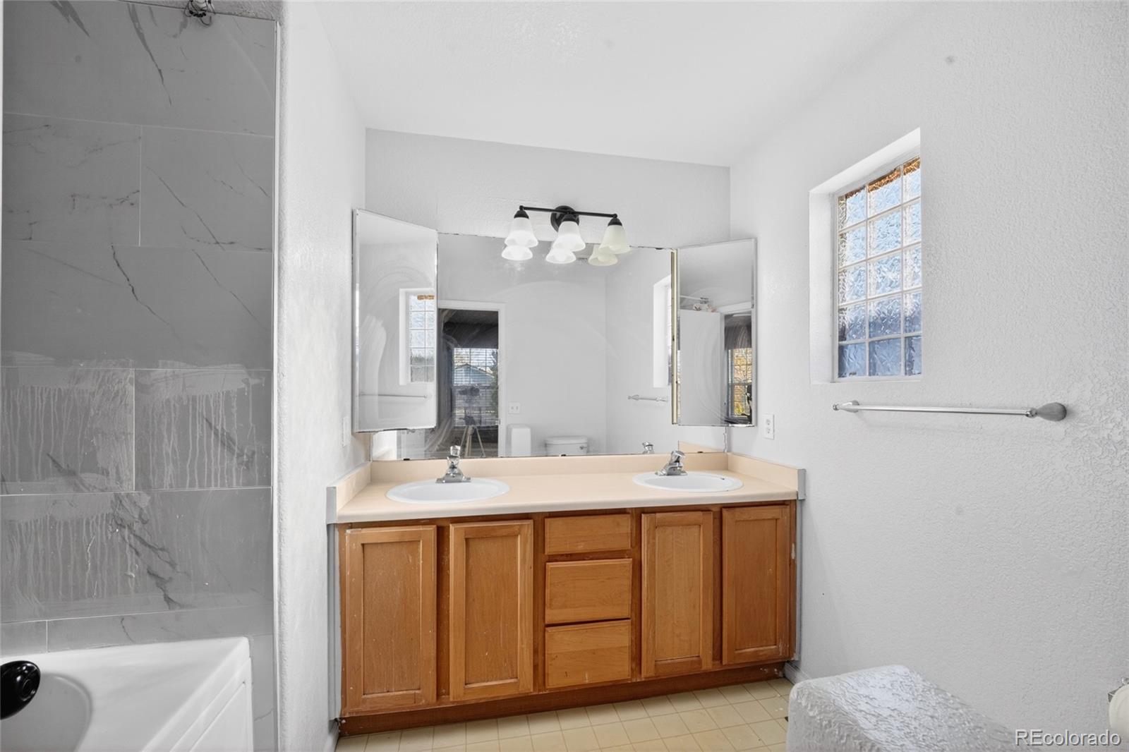 MLS Image #29 for 19762 e 49th avenue,denver, Colorado