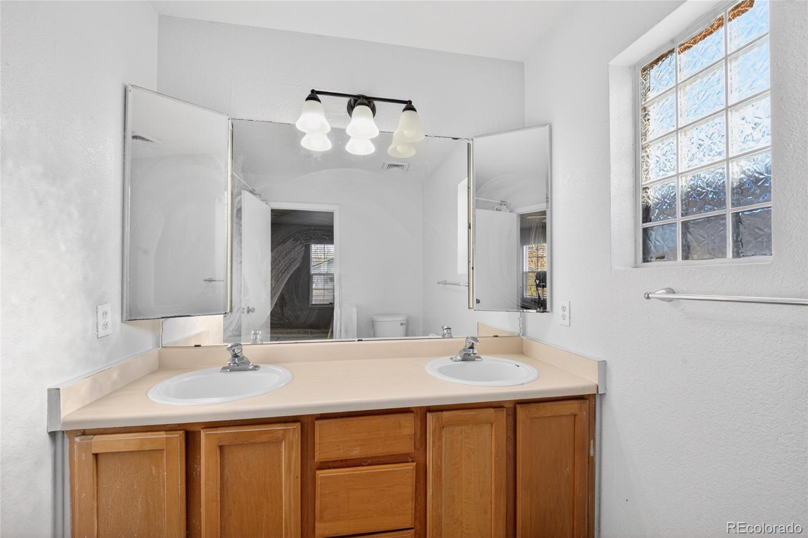 MLS Image #30 for 19762 e 49th avenue,denver, Colorado