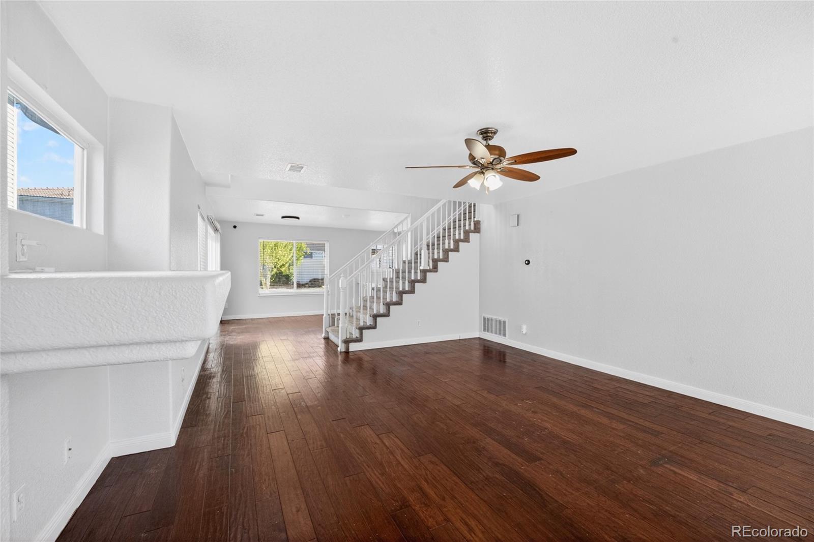 MLS Image #7 for 19762 e 49th avenue,denver, Colorado