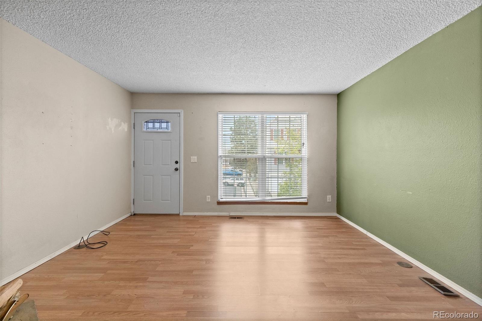 MLS Image #4 for 1699 s trenton street,denver, Colorado