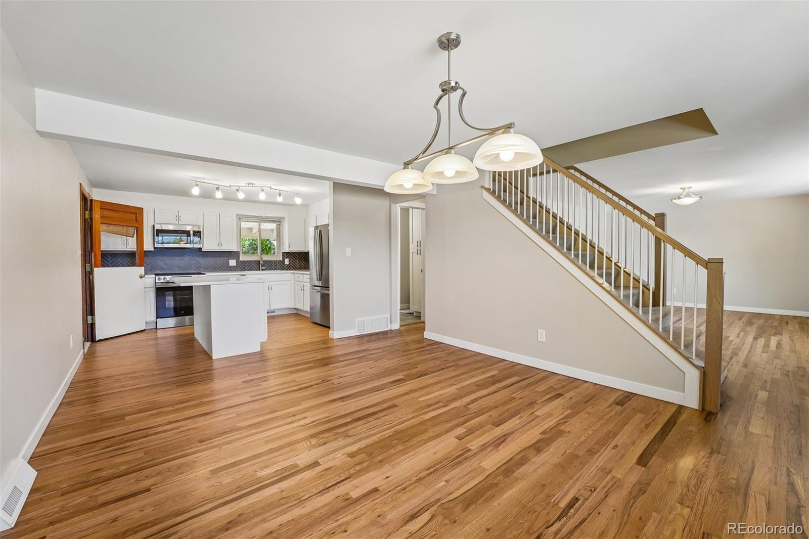 MLS Image #4 for 920  hemlock way,broomfield, Colorado