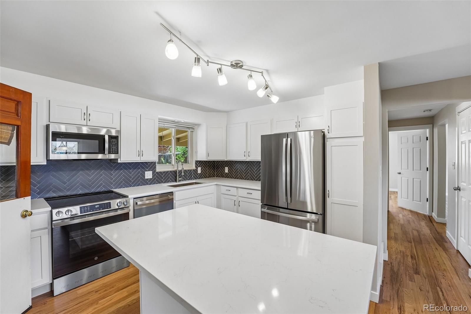 MLS Image #5 for 920  hemlock way,broomfield, Colorado