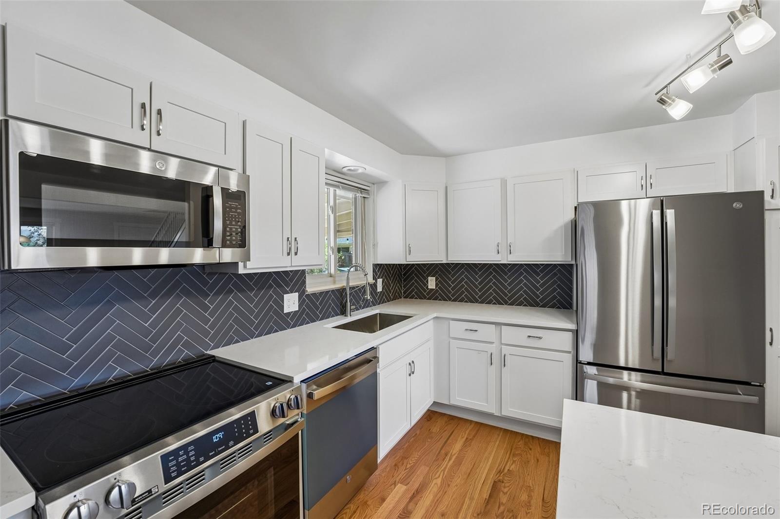 MLS Image #6 for 920  hemlock way,broomfield, Colorado