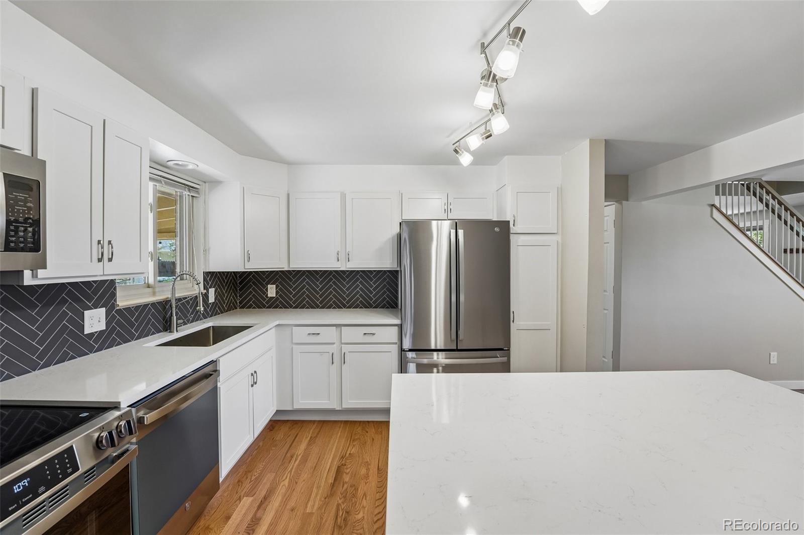 MLS Image #7 for 920  hemlock way,broomfield, Colorado