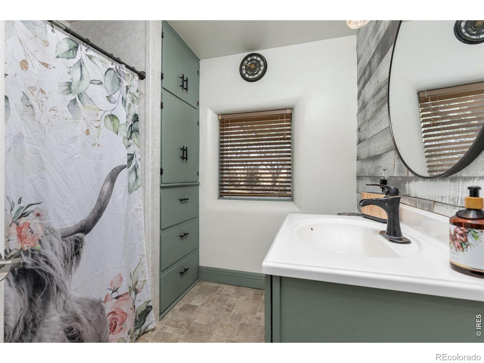 MLS Image #18 for 21040  county road 44 ,la salle, Colorado