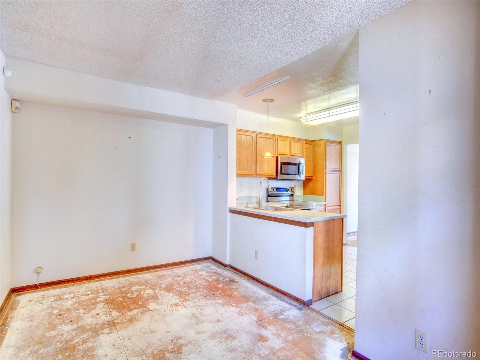 MLS Image #13 for 12592 e cornell circle,aurora, Colorado
