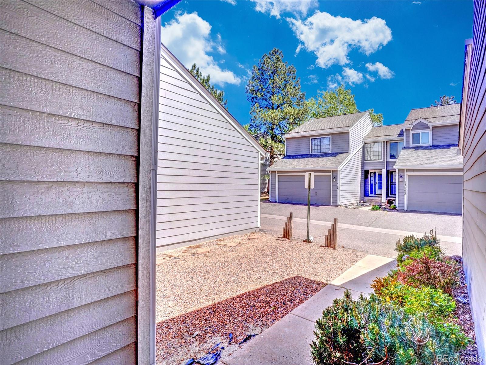 MLS Image #2 for 12592 e cornell circle,aurora, Colorado