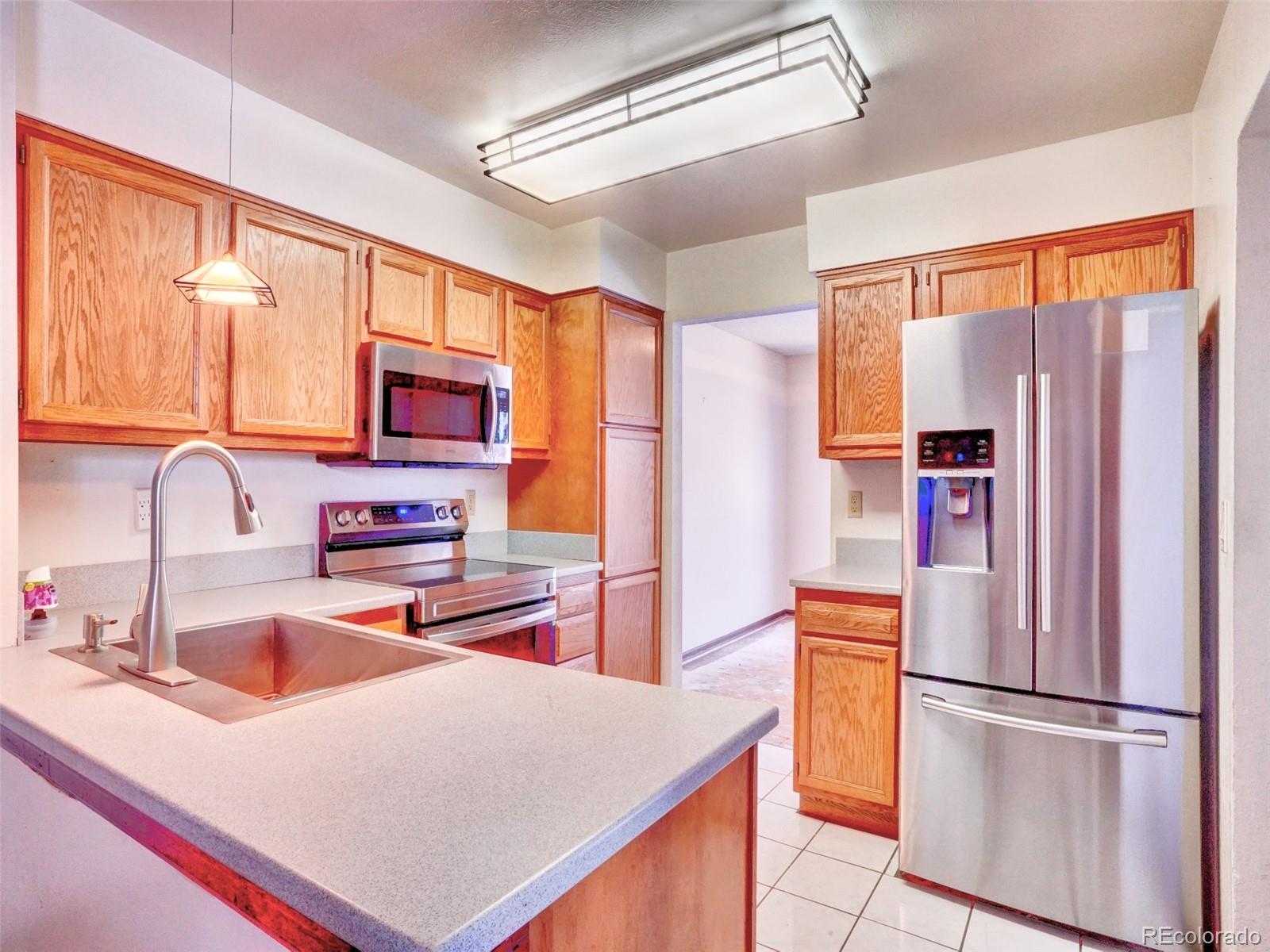 MLS Image #3 for 12592 e cornell circle,aurora, Colorado