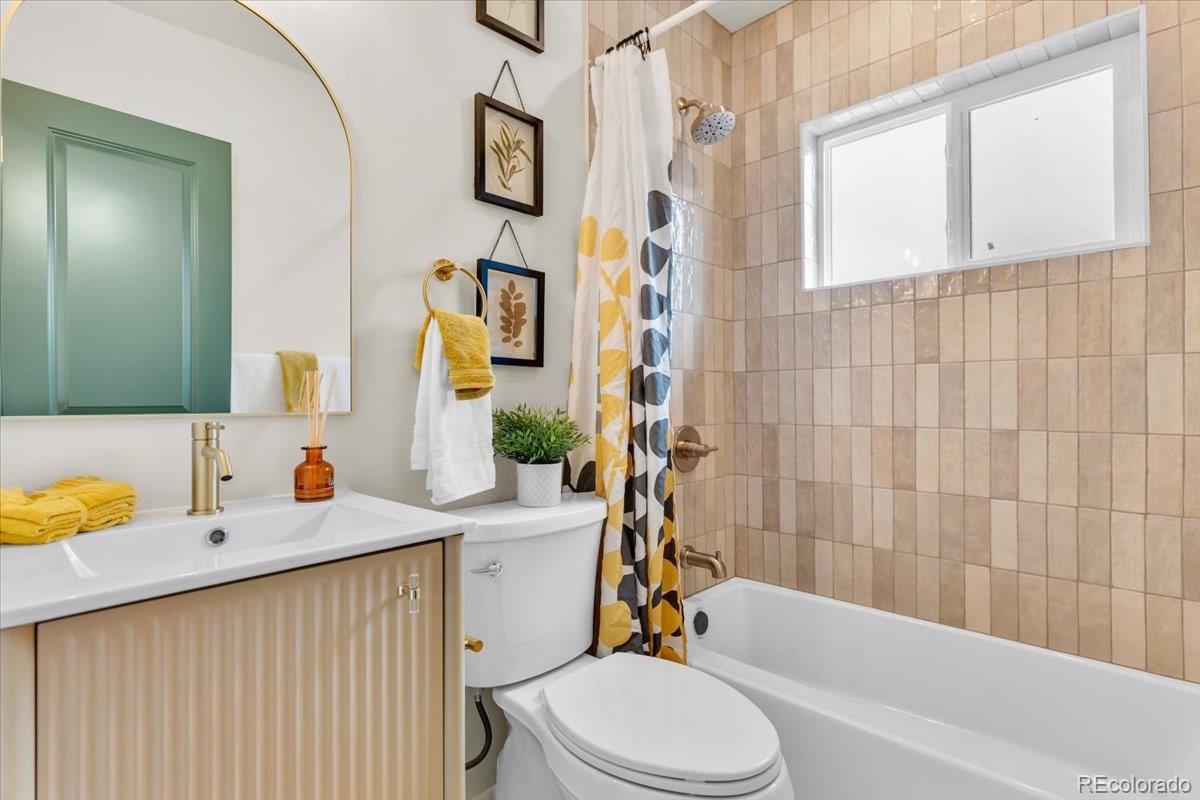 MLS Image #10 for 3381 n kearney street,denver, Colorado