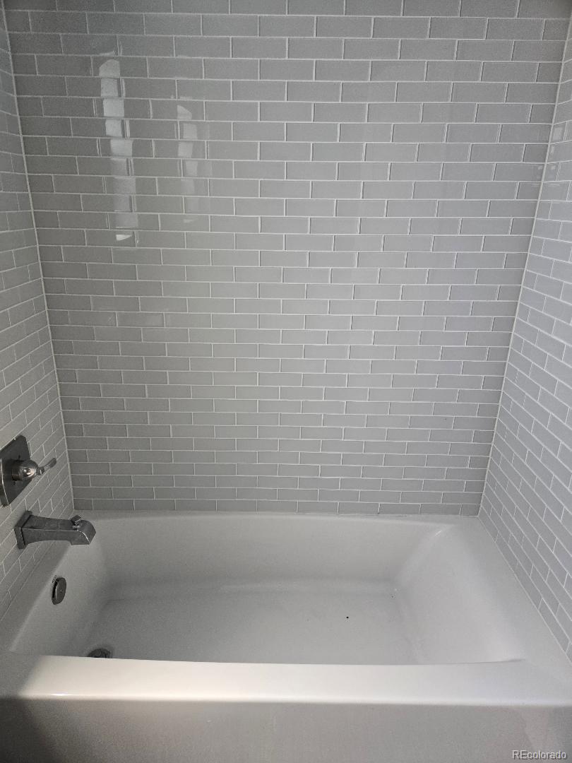 MLS Image #13 for 1525  roslyn street,denver, Colorado