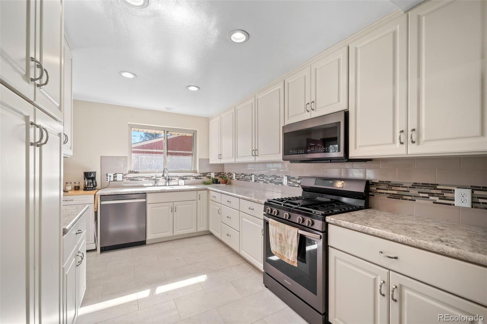 MLS Image #10 for 5620  cody street,arvada, Colorado