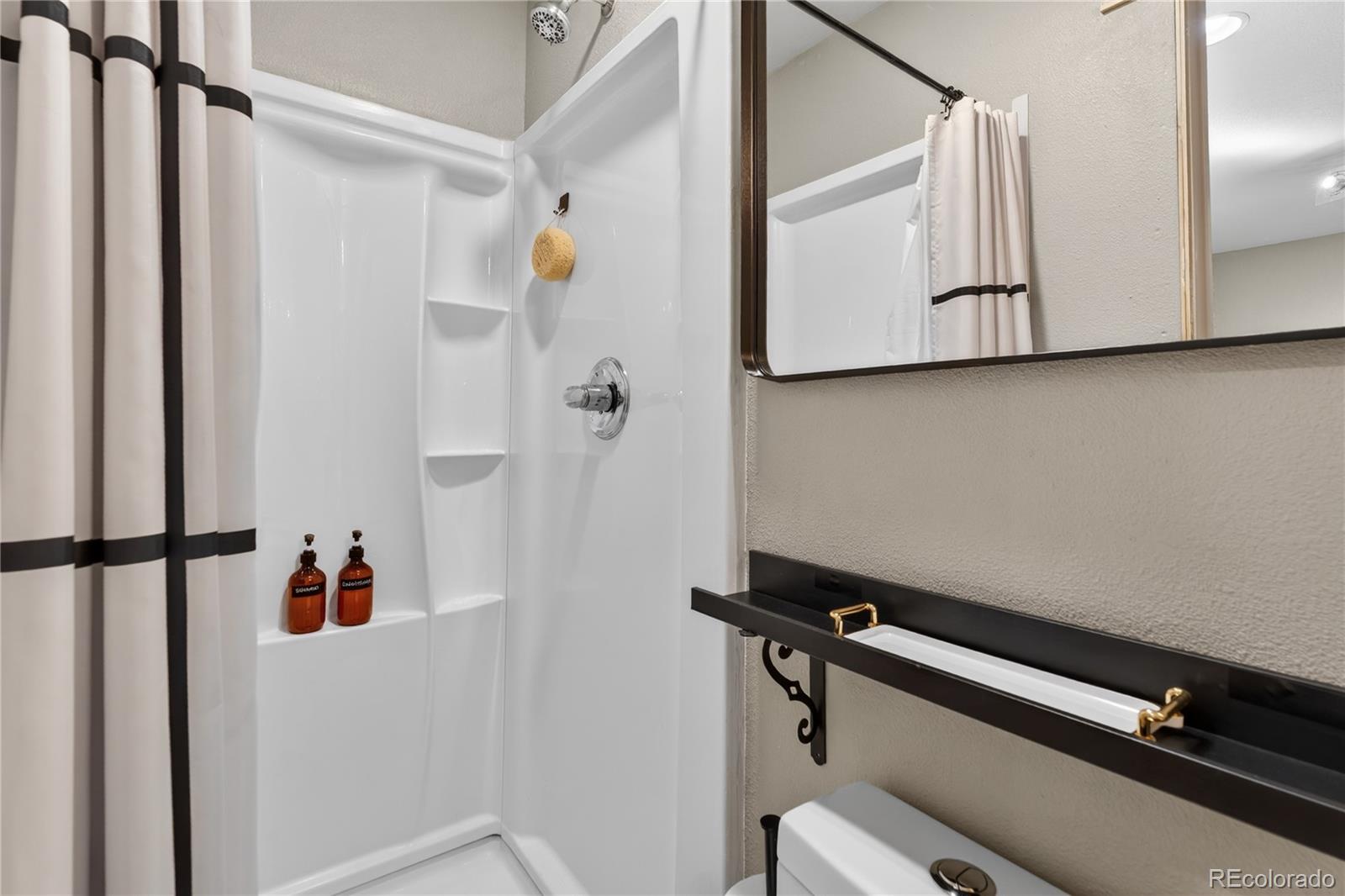 MLS Image #33 for 8250 e 29th avenue,denver, Colorado