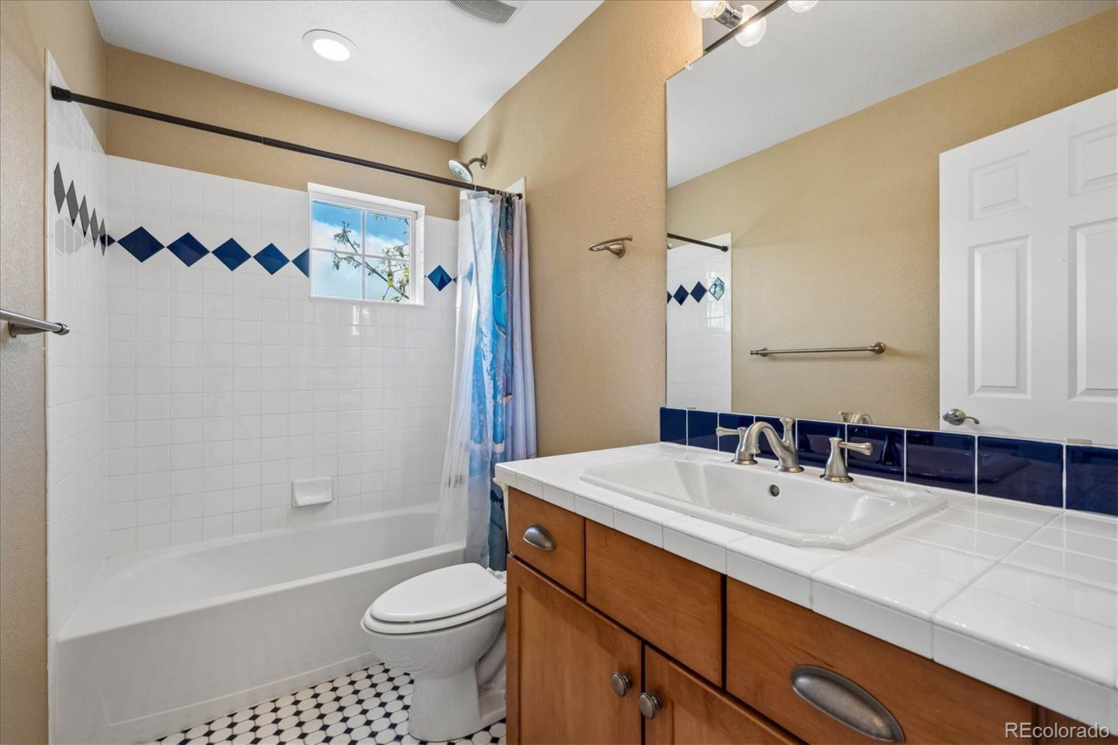 MLS Image #29 for 8939 e 29th place,denver, Colorado