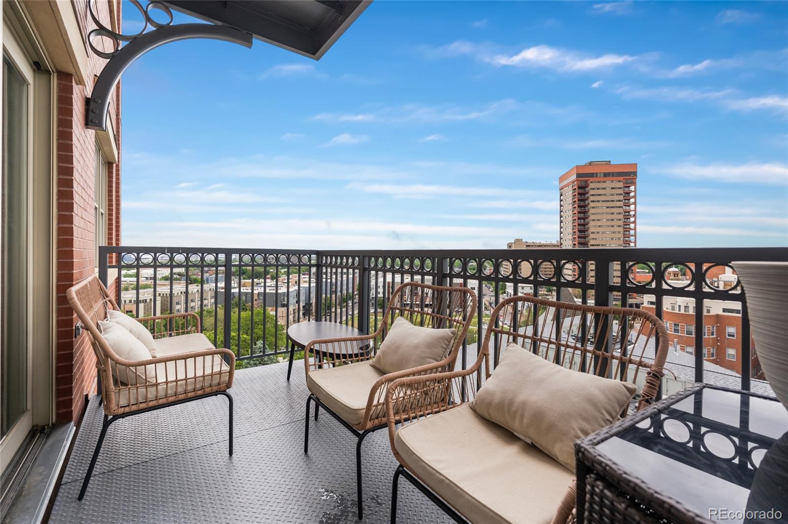 MLS Image #2 for 1950 n logan street 905,denver, Colorado