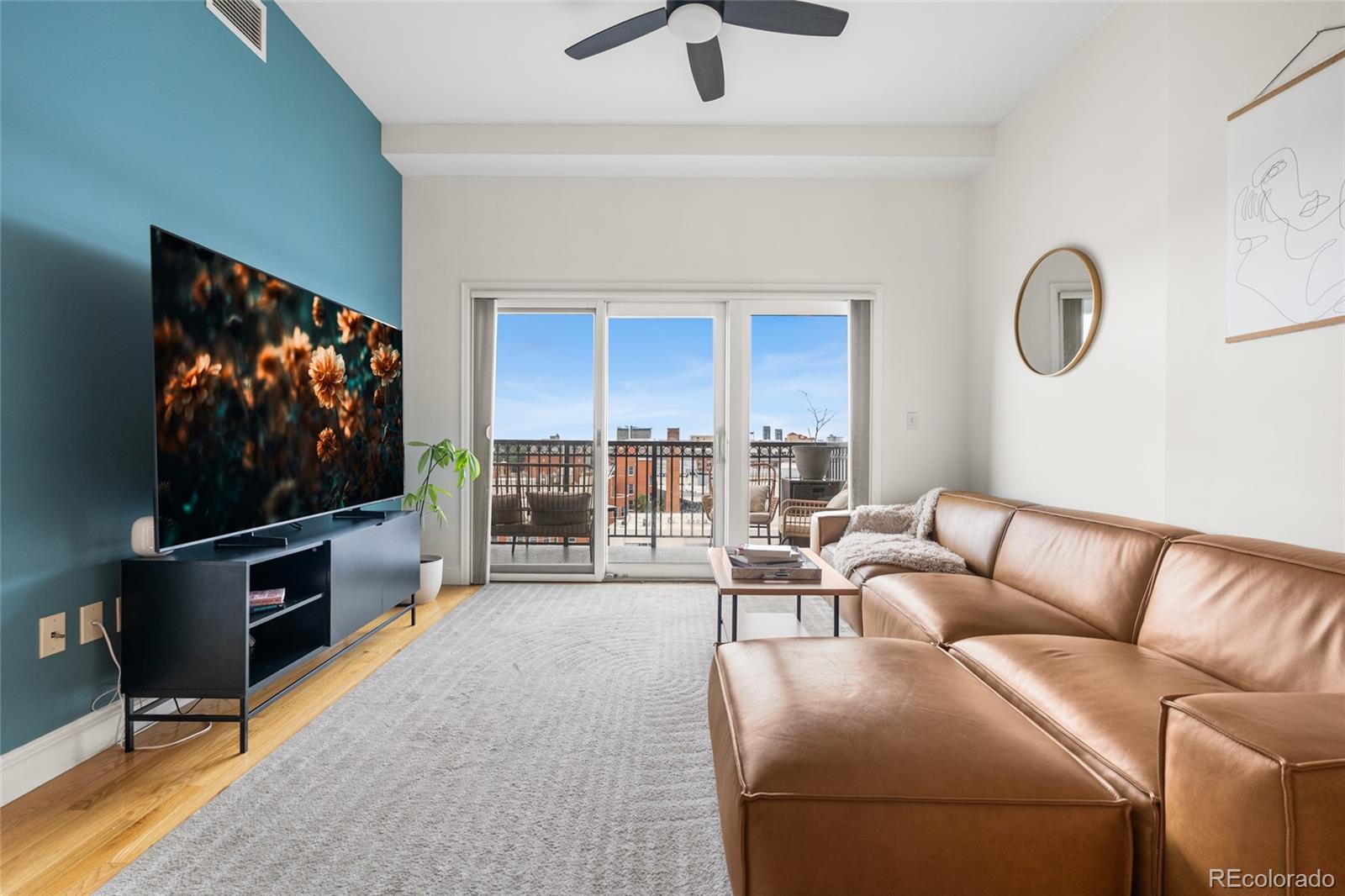 MLS Image #4 for 1950 n logan street 905,denver, Colorado