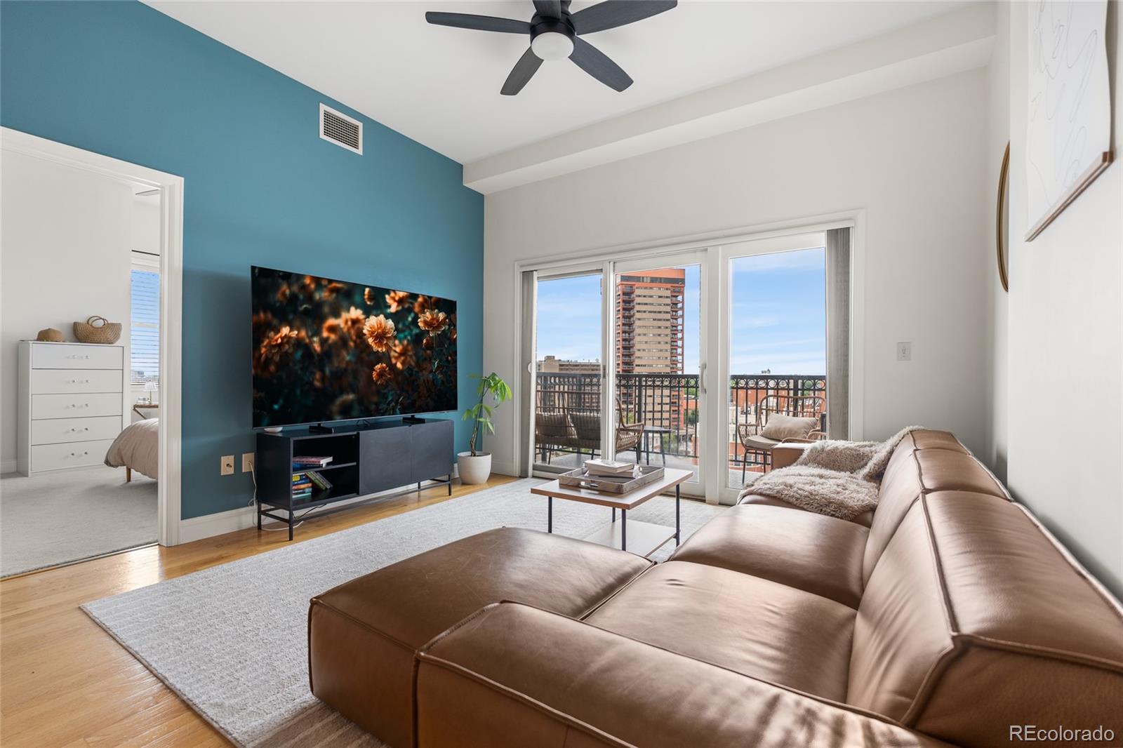 MLS Image #5 for 1950 n logan street 905,denver, Colorado