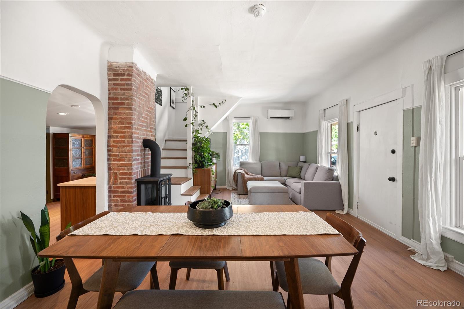 MLS Image #4 for 2471 s galapago street,denver, Colorado