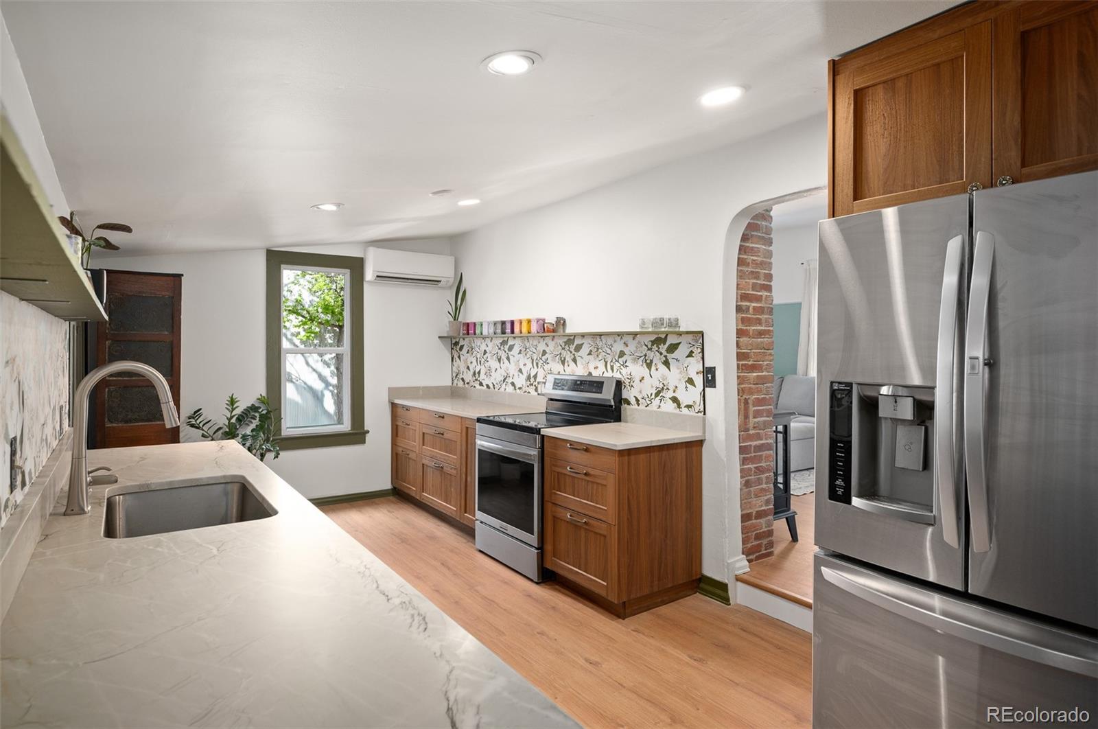 MLS Image #8 for 2471 s galapago street,denver, Colorado