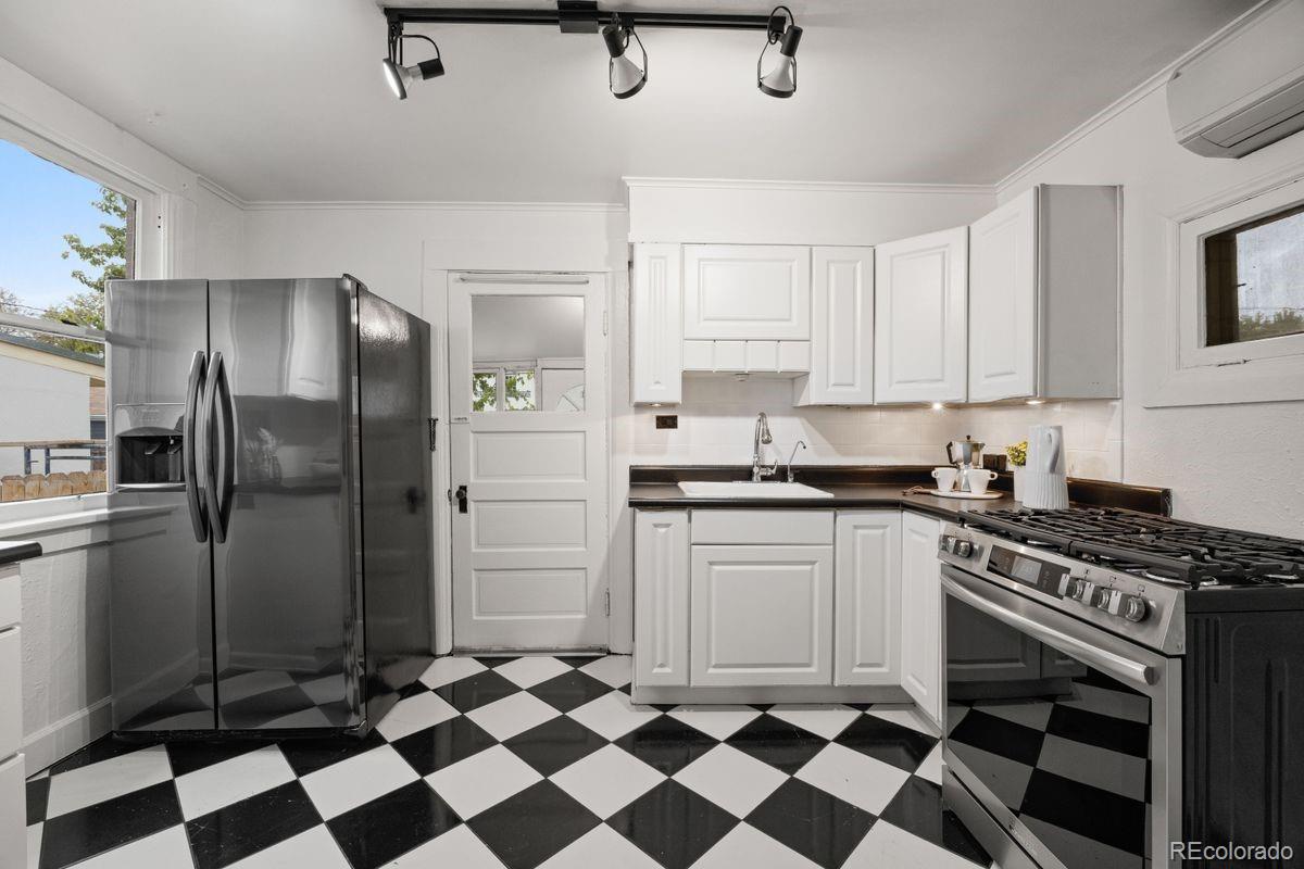 MLS Image #9 for 451 n corona street,denver, Colorado